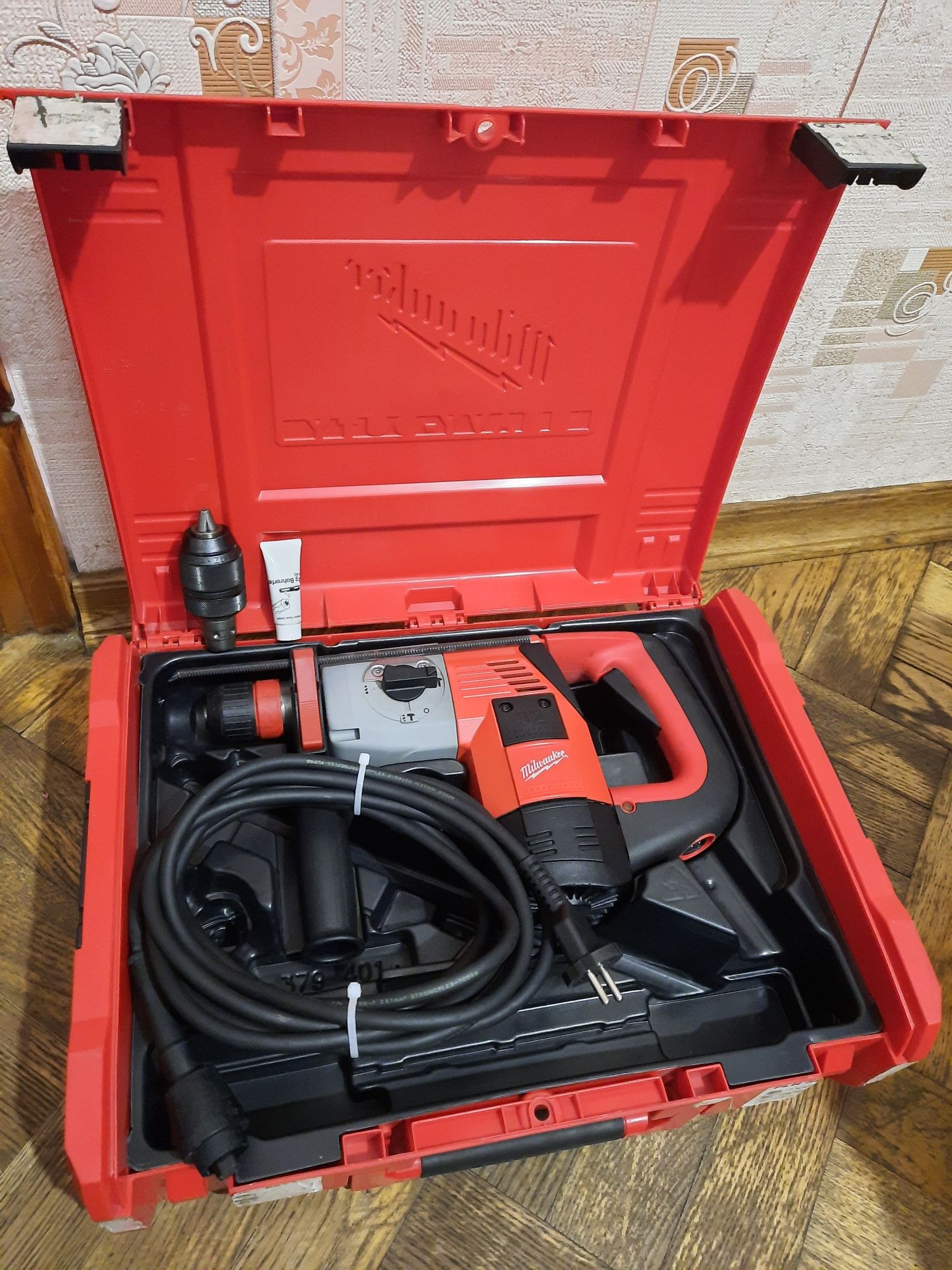 Перфоратор Milwaukee plh 32 qex 900вт,3.8дж