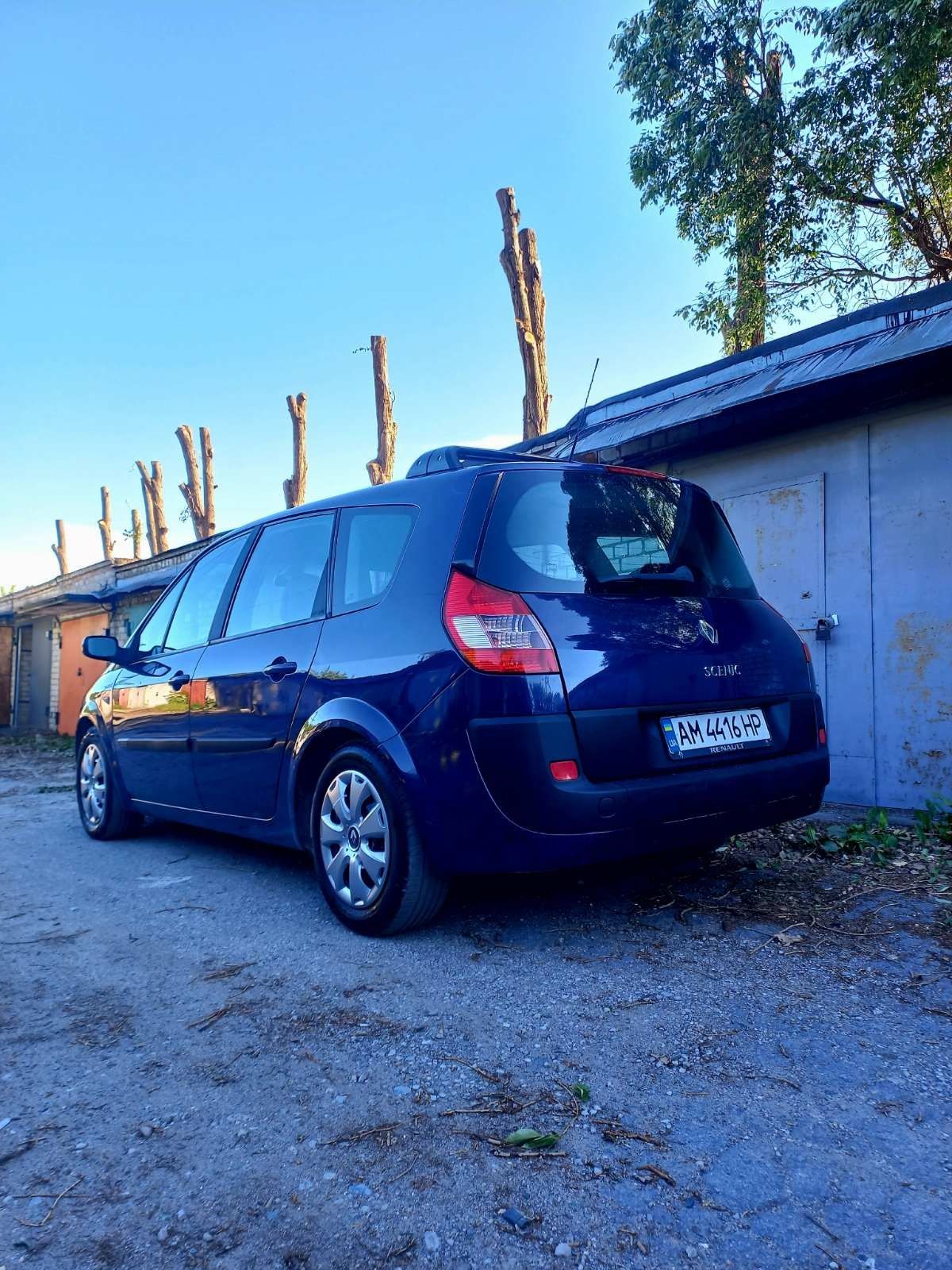 Renault GRAND SCENIC 7 мест 1.6 бензин