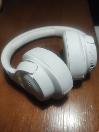 Продам навушники JBL Tune 760 nc білі