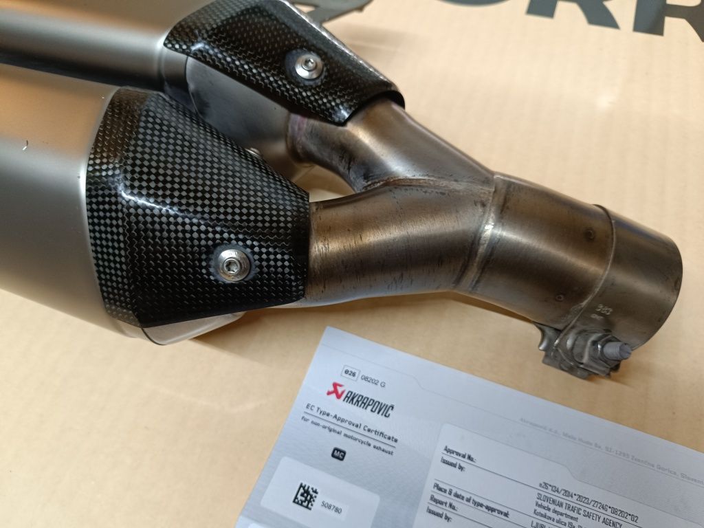 Ponteira Akrapovic BMW R1300 GS ou GSA