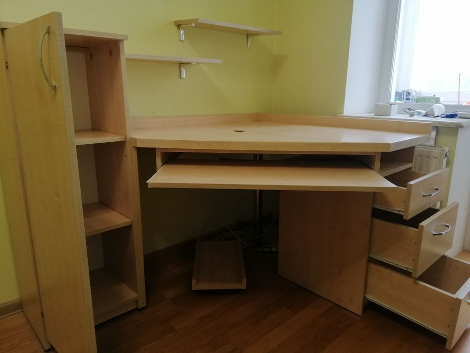 Стіл комп'ютерний, письмовий