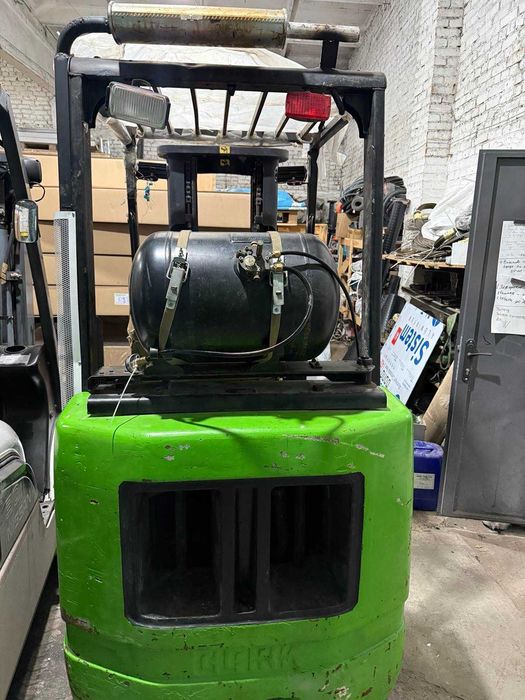 Вилковий навантажувач Clark CGC25 (2.5т), підйом 4.8м + Подовжені вила