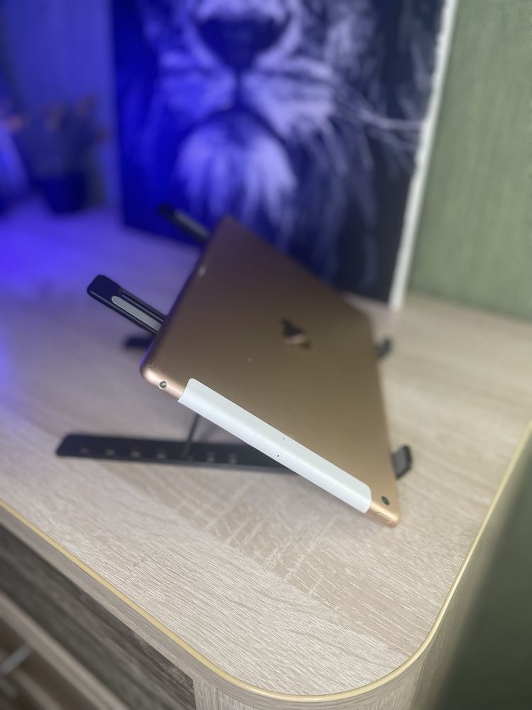 Планшет Apple iPad 8, 32 GB. Wi-Fi+LTE, Rose Gold, айпад.
