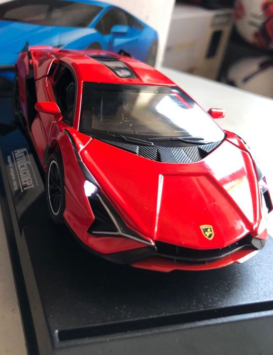 Lamborghini Sian модель 15 см,металл,свет,звук,все открывается