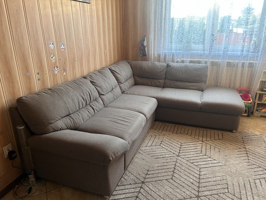 Naroznik w dobrym stanie rozmiar 2,60- 2,15