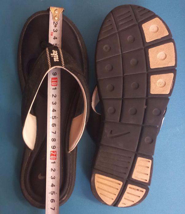 Жіночі сланці Nike розмір 40