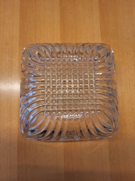 Szklana duża patera
