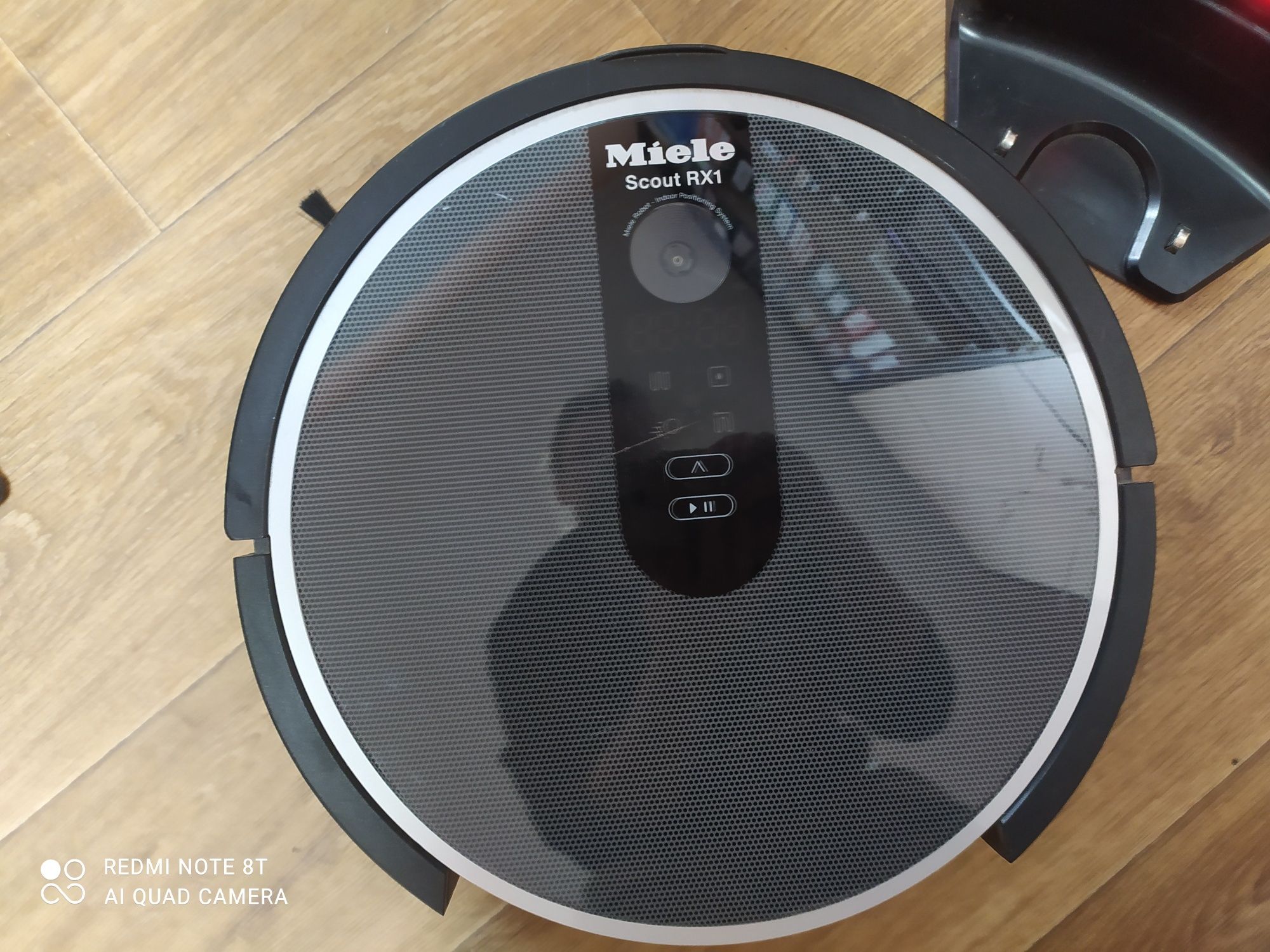 Робот пылесос Miele Scout RX 1