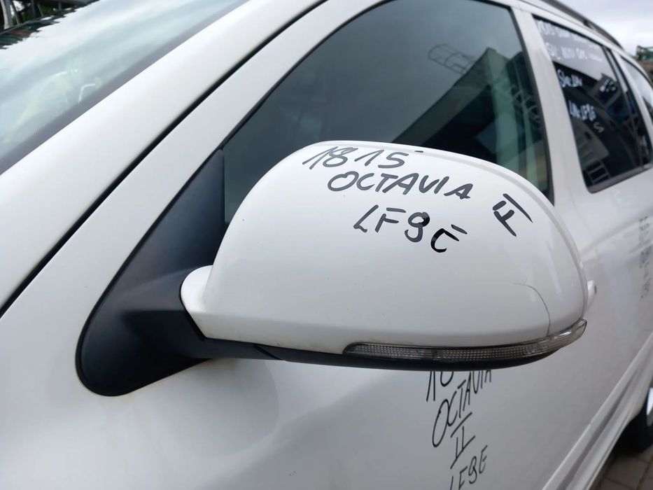 SKODA OCTAVIA II LIFT LUSTERKO LEWE PRZEDNIE LEWY PRZÓD KOLOR: LF9E