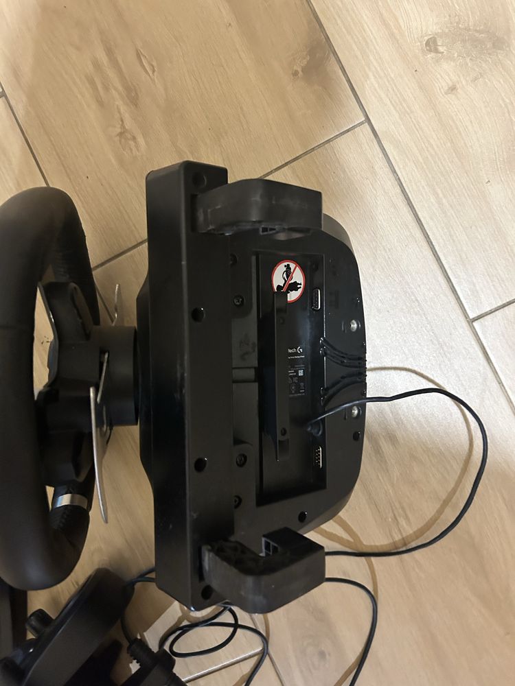 Logitech G920 + skrzynia biegów – Xbox / PC