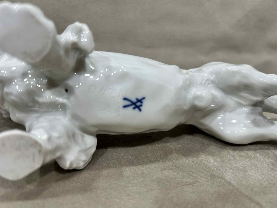 Figurka porcelanowa Jamnik Miśnia