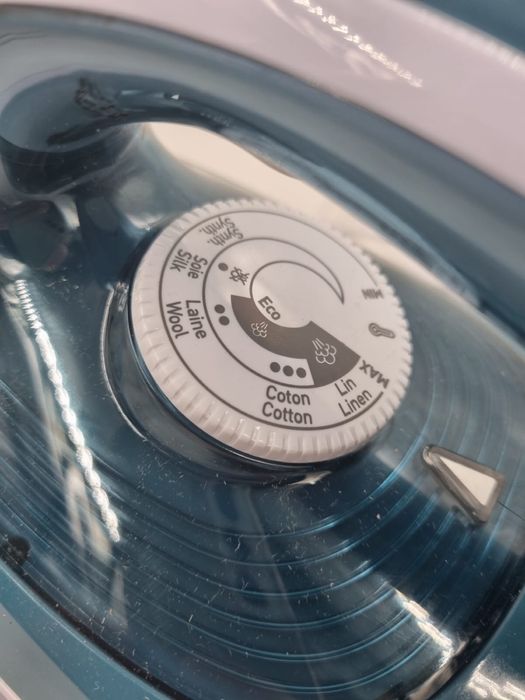 Tefal żelazko z generatorem pary SV6115