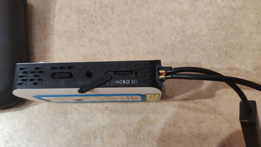 Проектор Philips picopix2340 та Philip picopix PPX4150