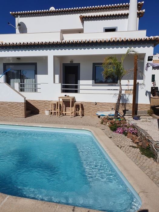 Vivenda V4 com piscina privada em Carvoeiro
