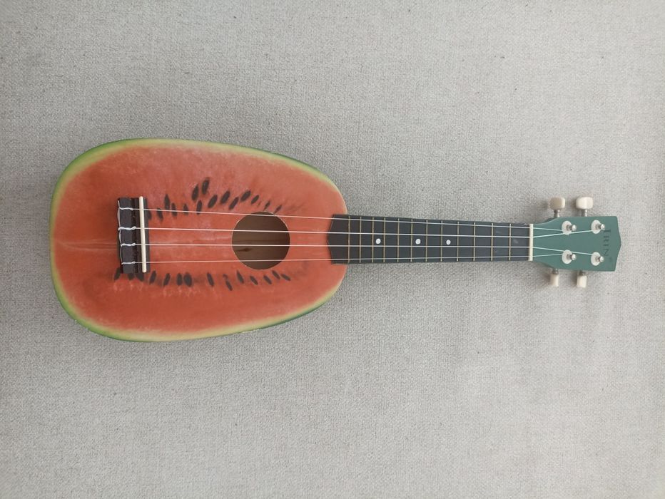 Ukulele melancia