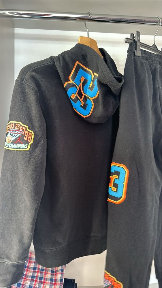 Dres chłopiecy JORDAN NIKE 152 Czarny