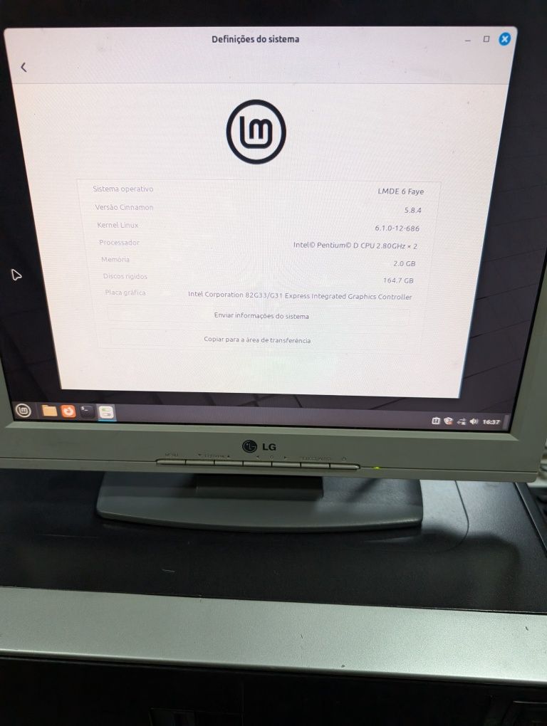 Desktop + Monitor (Intel PentinumDual 2.80GHzx2 + Monitor LG 15")