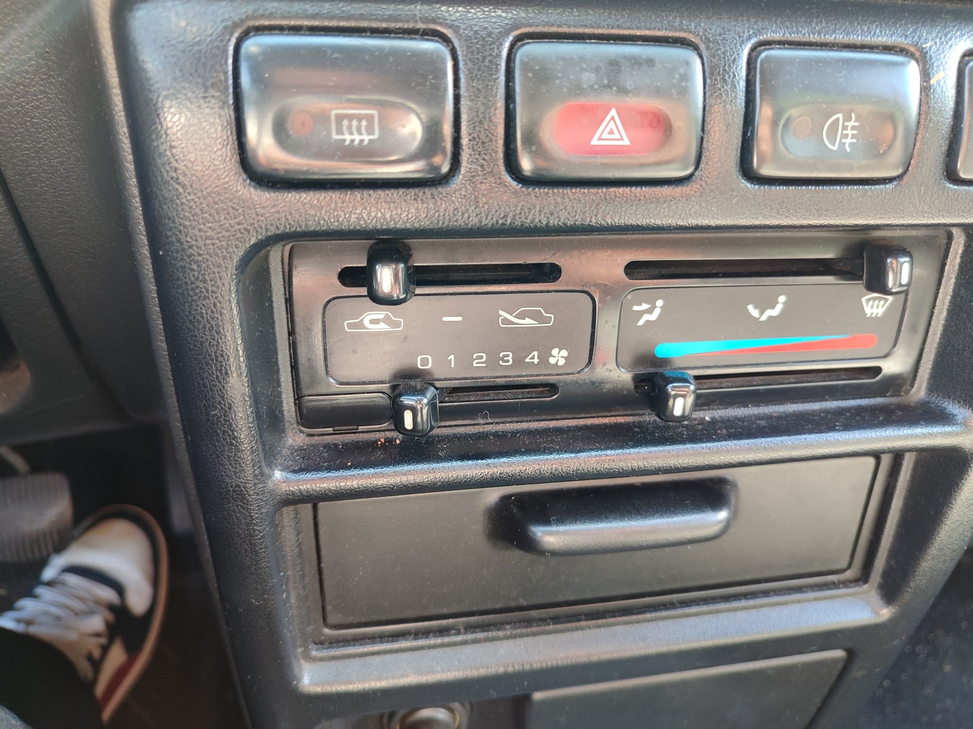 Nissan sunny 1.4 — 1993