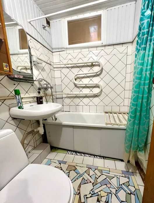 Продам 2х комнатную квартиру в кирпичного доме Центр Артема