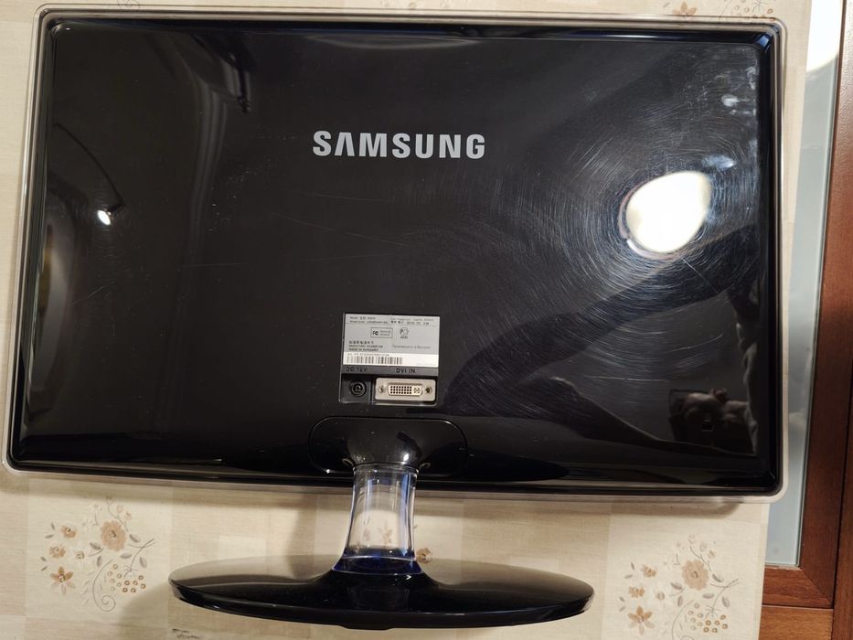 Monitor Samsung FullHD DVI in c/ cabos