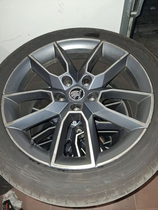Koła Alu Skoda RS OEM R18 Octavia Superb