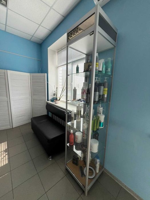 Шкаф витрина стеклянная c подсветкой