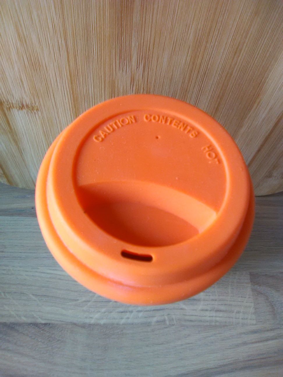 Kubek porcelanowy.