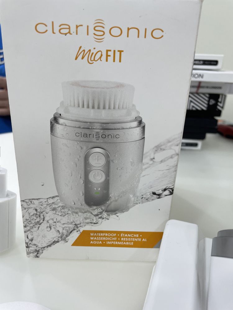 Электрическая щетка для лица Clarisonic mia fit/беспроводная