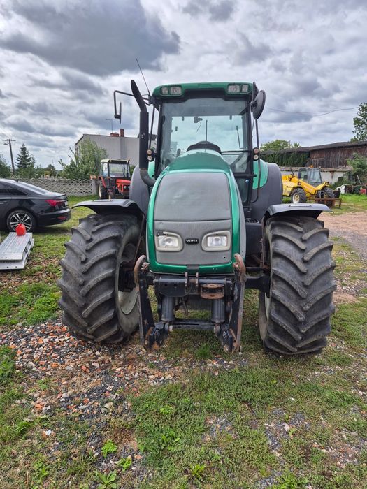 Ciągnik Valtra T140