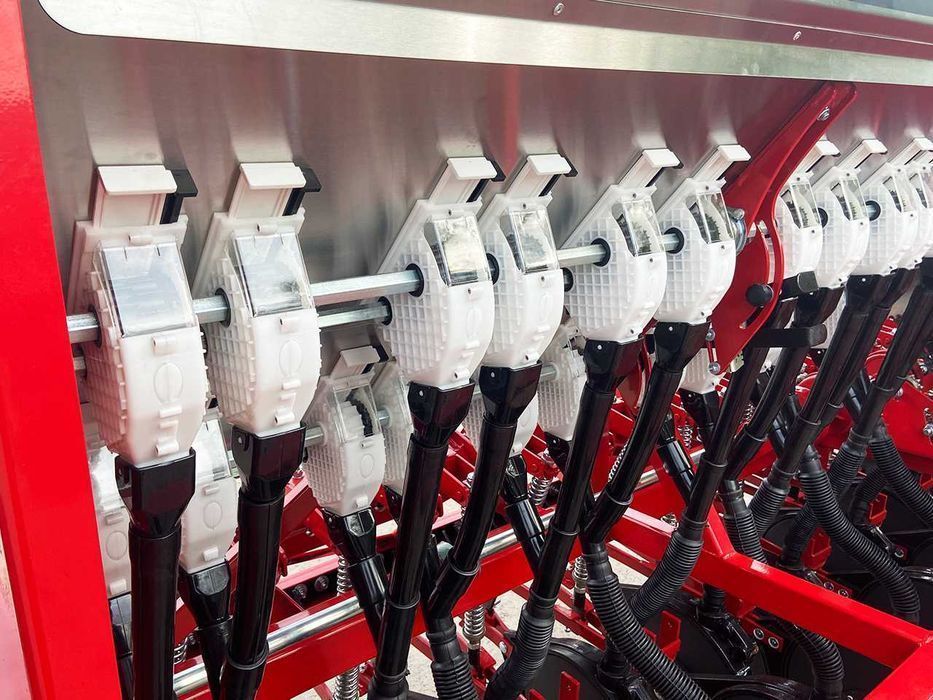 Сеялка. варіаторна сівалка СЗ 3,6 Деметра. Бак з нержавіючої сталі