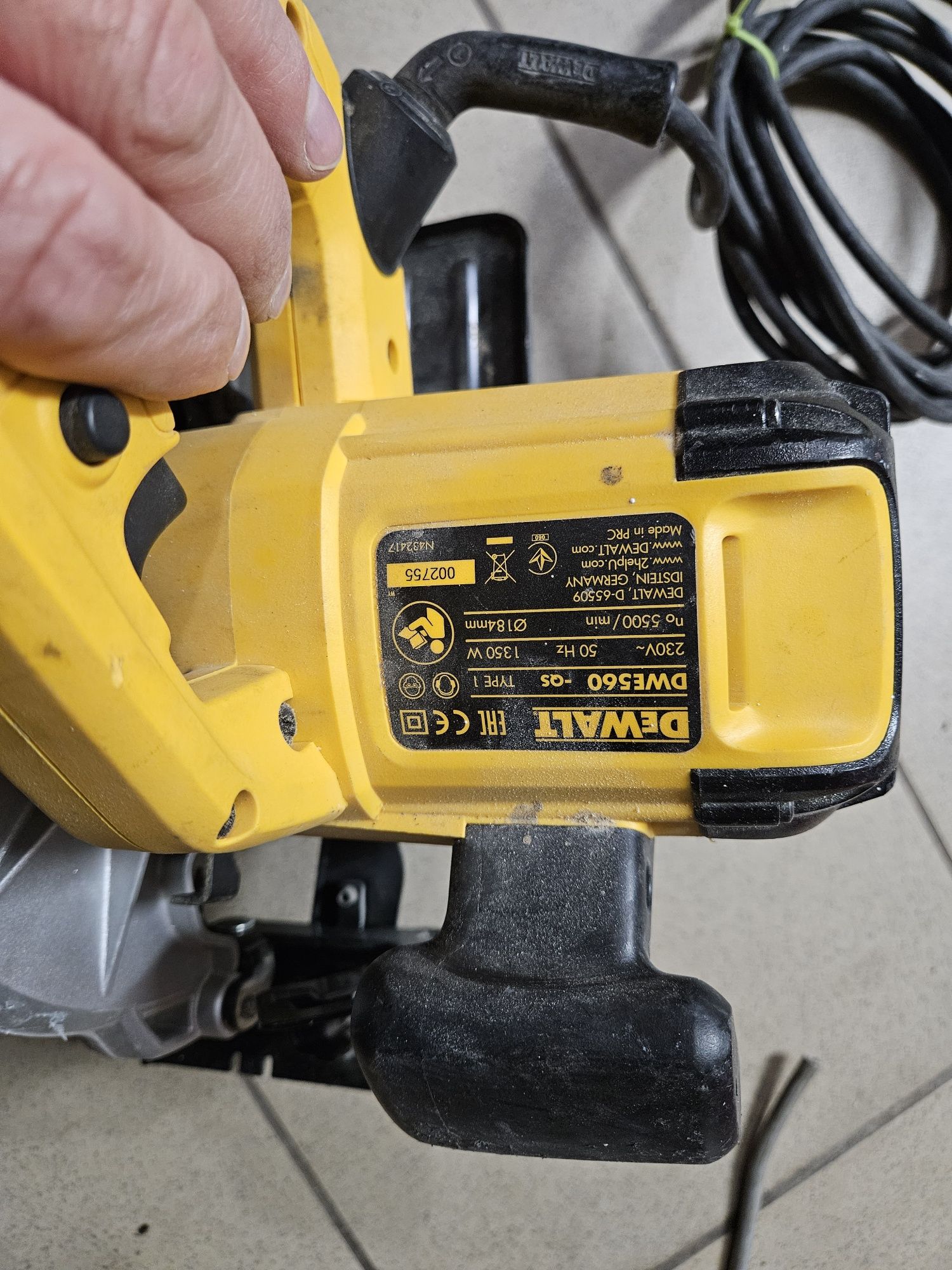 Pilarka Dewalt Dwe560