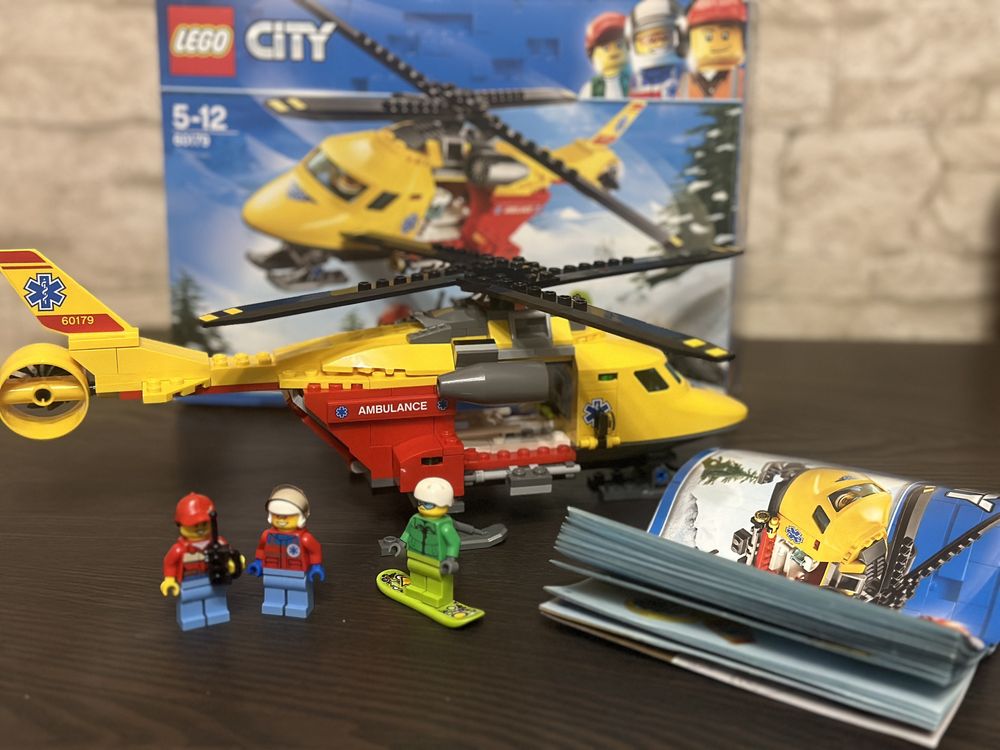 Zestaw Lego 60179 helikopter medyczny komplet