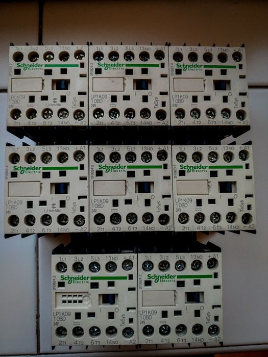 Sprzęt elektroniczny Schneider