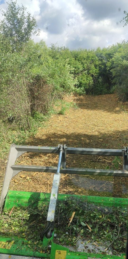Mulczer mulczowanie wycinka drzew i krzewów  rębak