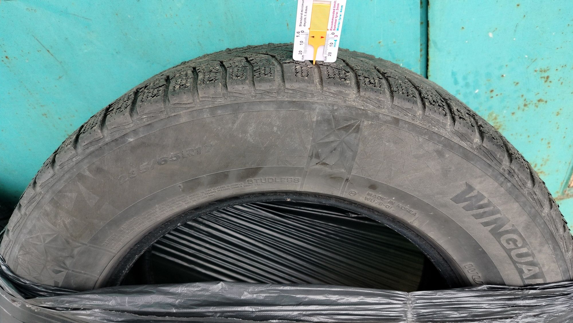 Зимова гума 235 65 17 Nexen winguard Suv
