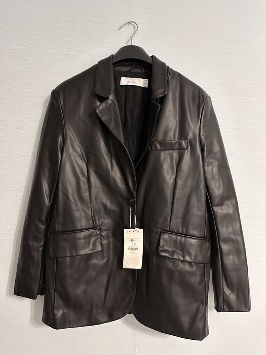 Шкіряний піджак Bershka