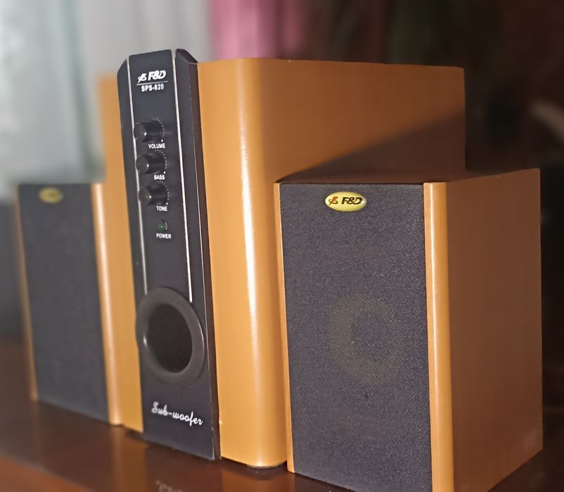 Система 2.1 . F&D SPS-820 (38W)