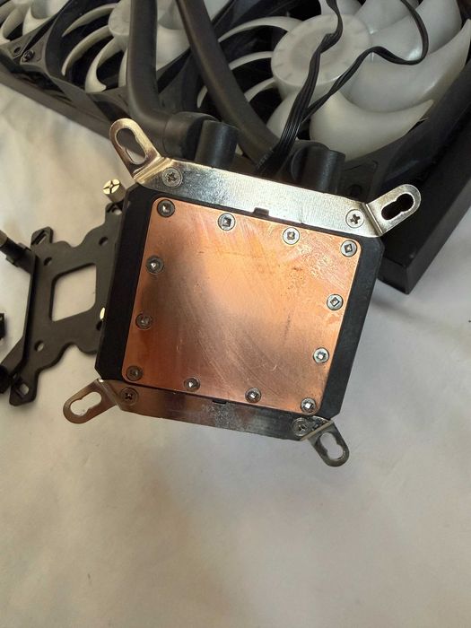 Chłodzenie procesora aktywne SilentiumPC Navis 360mm RGB Intel