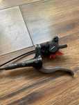Przedni hamulec hydrauliczny Shimano BL-MT400