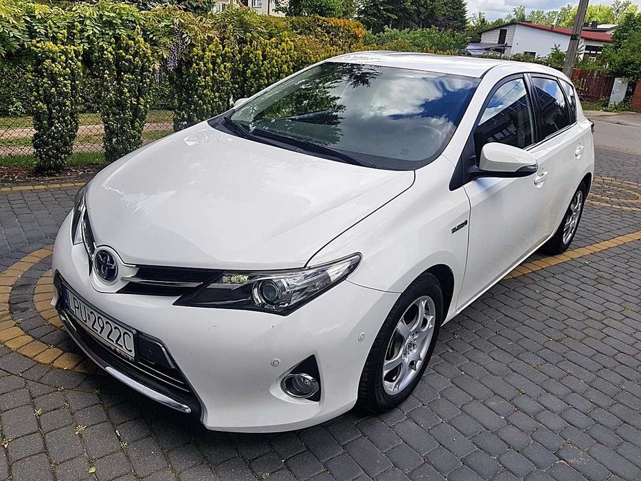 Toyota Auris II 1,8 Benz-Hybryda Nawigacja Alusy Automat Stan SUPER !