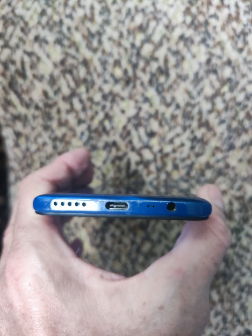 Телефон Xiaomi redmi 8 4/64 Gb