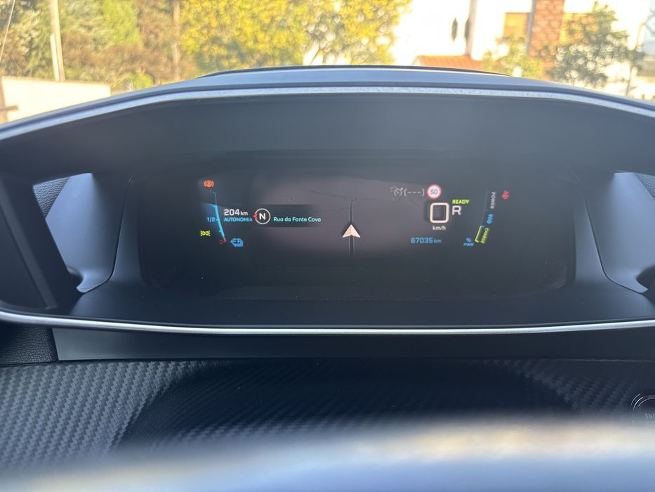 Peugeot E-2008 Allure