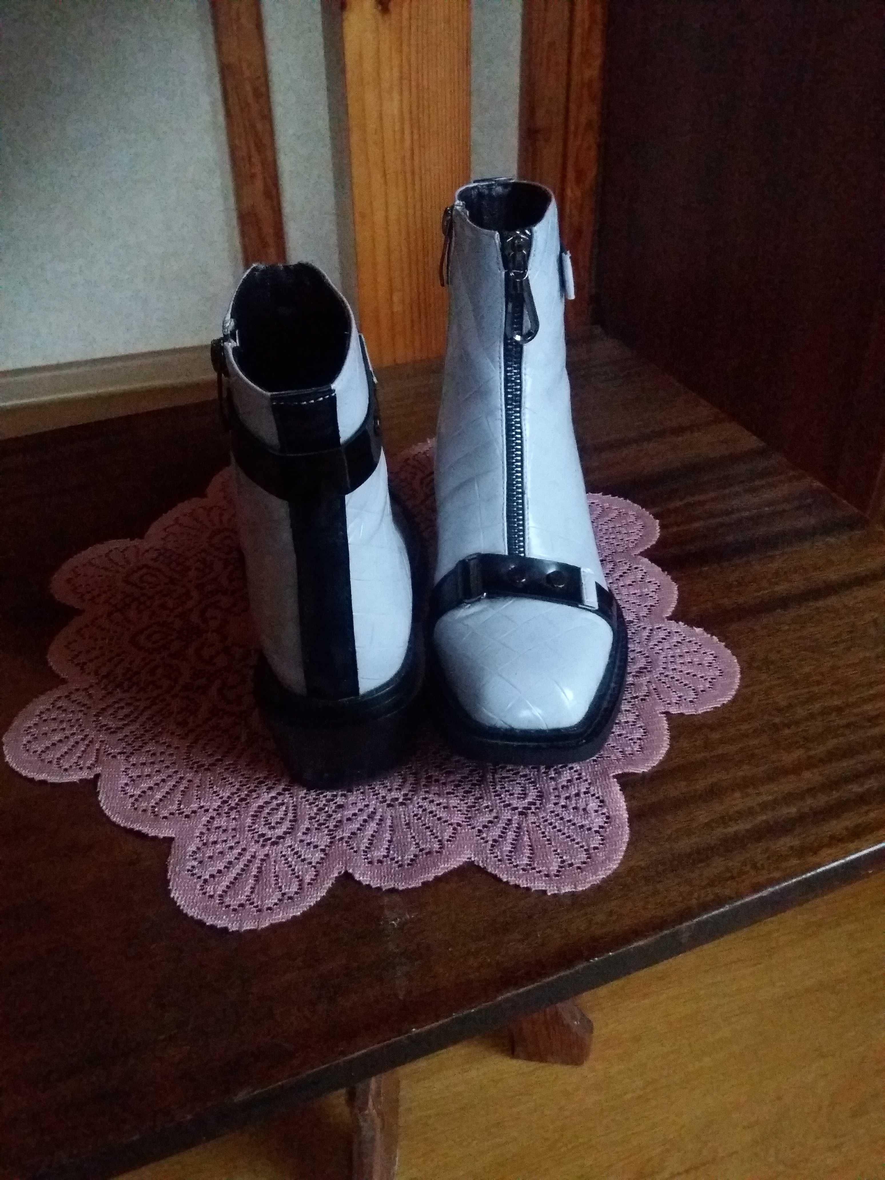 Боти жіночі, 38 розмір