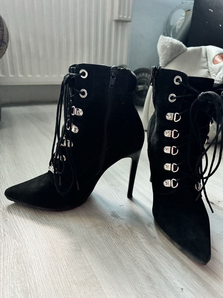 Botki na szpilce Steve Madden r39