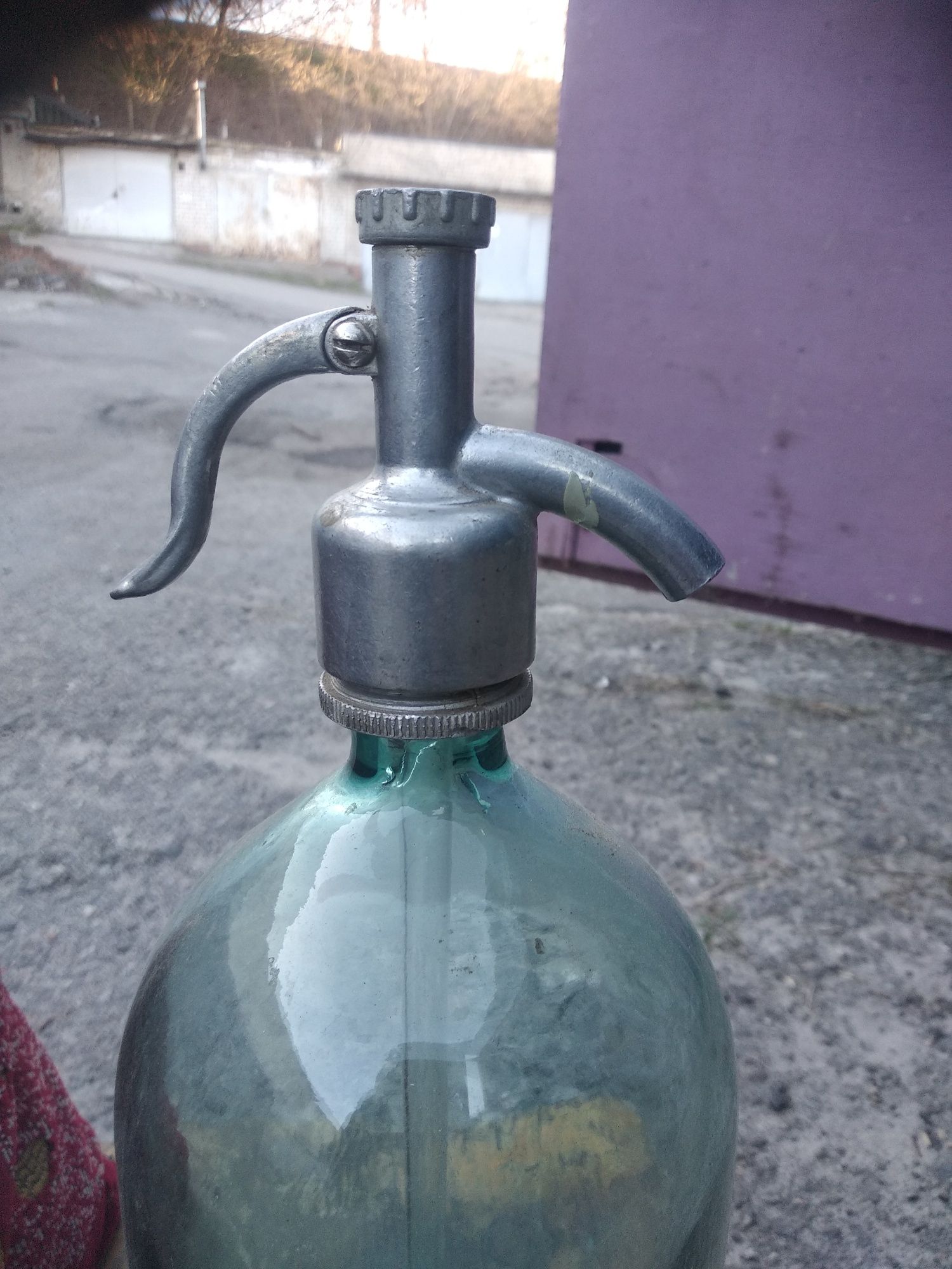 Бутылка с клапаном для газ воды