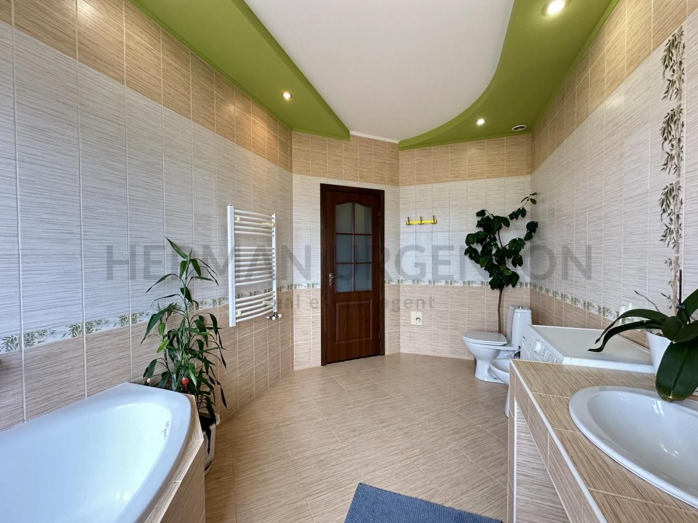 Продаж 4к квартири 115 м.кв / вул. Сiкорського, Новий район