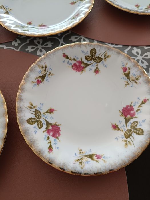 Zestaw talerzy deserowych