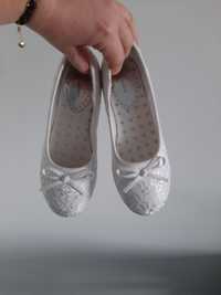 34 białe balerinki pantofelki buty na komunie dl. 20,5 cm