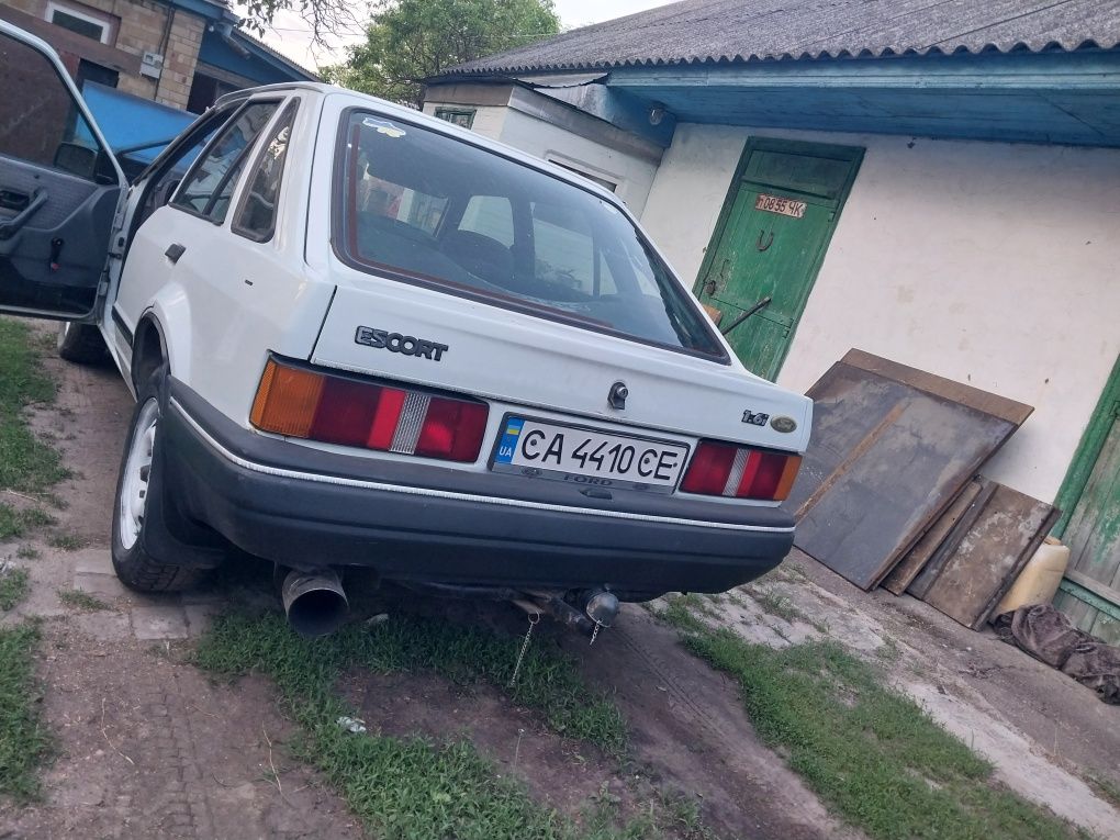 Продам авто форд ескорт