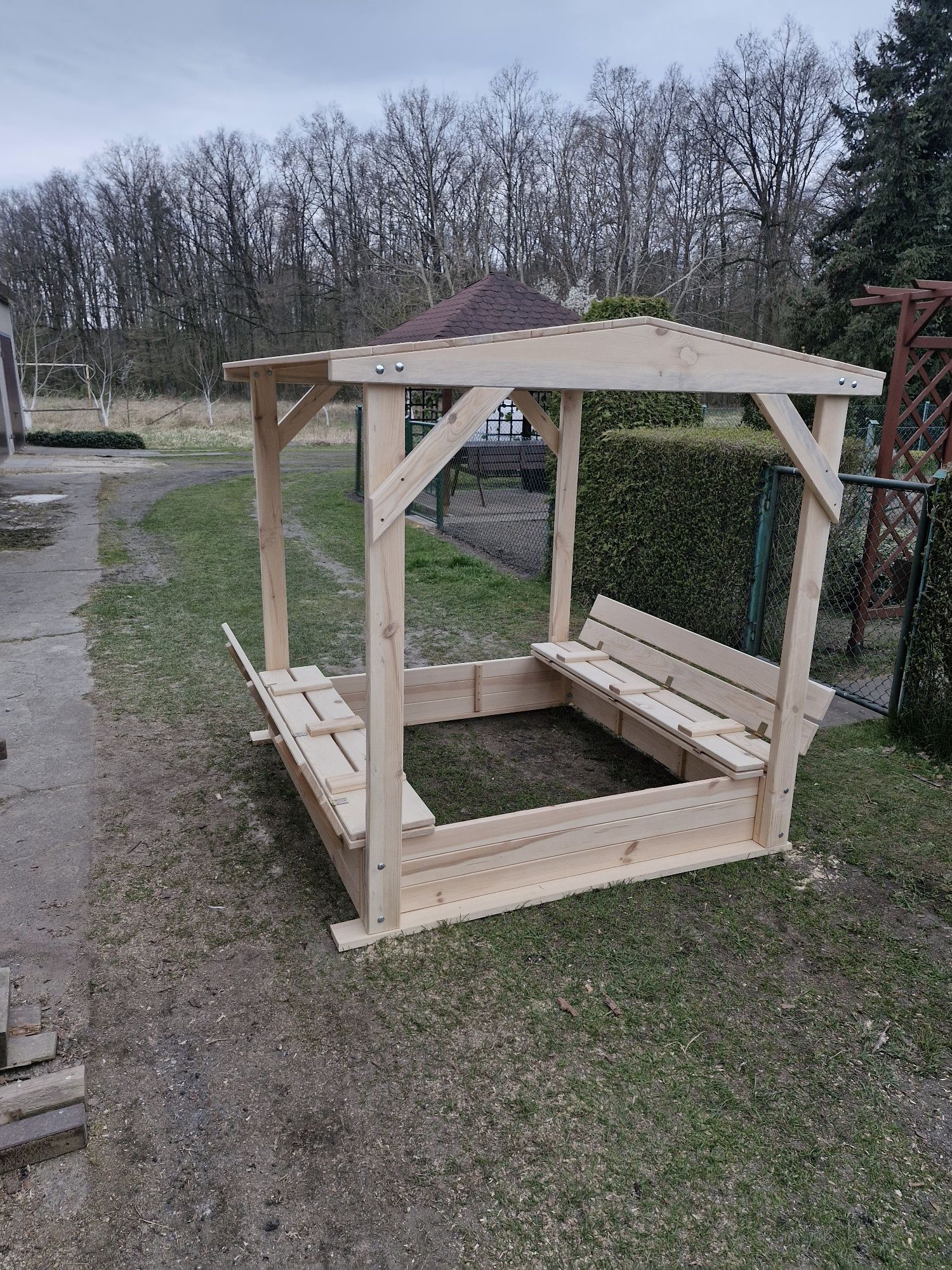 Piaskownica z daszkiem 150x150